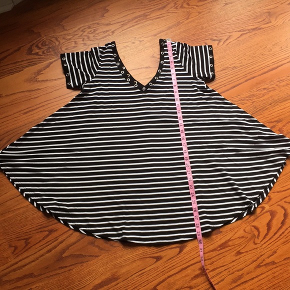 RAIN- New with tags black/white striped top - Picture 4 of 6